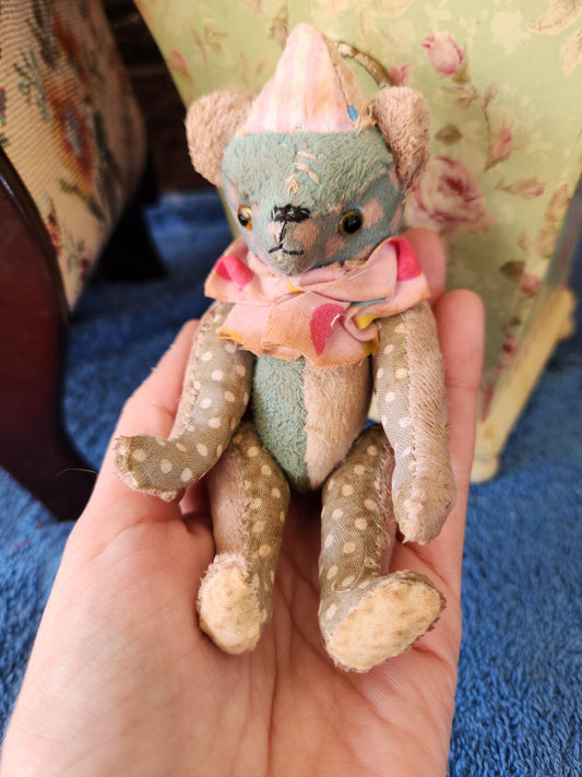Raggy Clown Bear