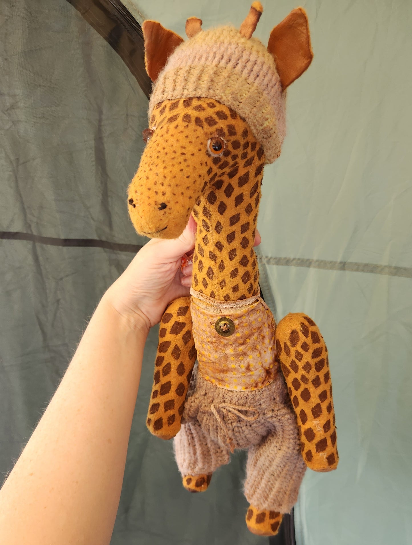 Large Raggy Giraffe