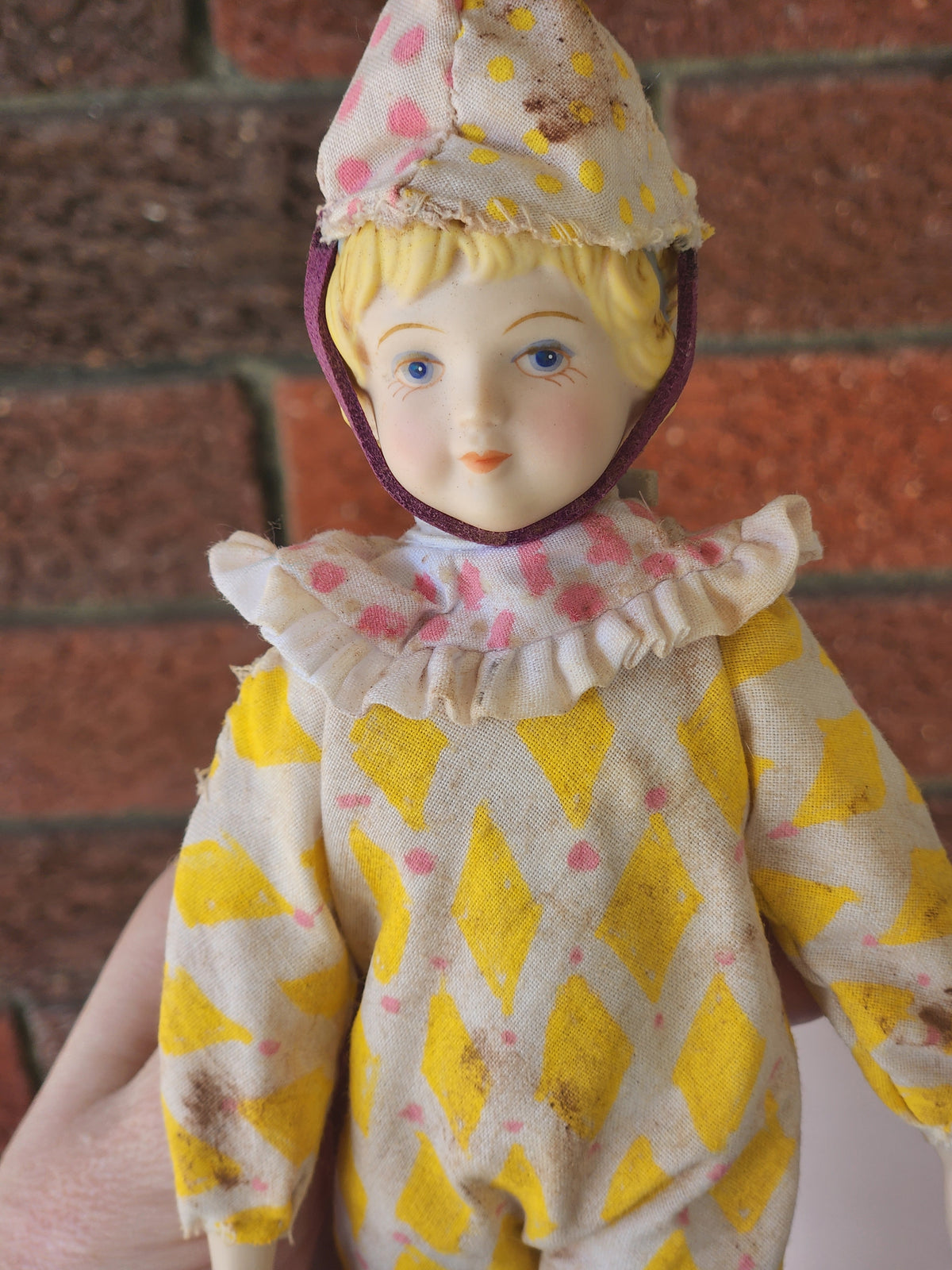 Raggy Clown Girl