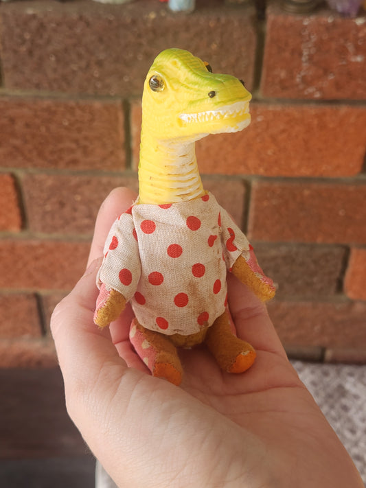 Raggy Dinosaur- Raaaar!