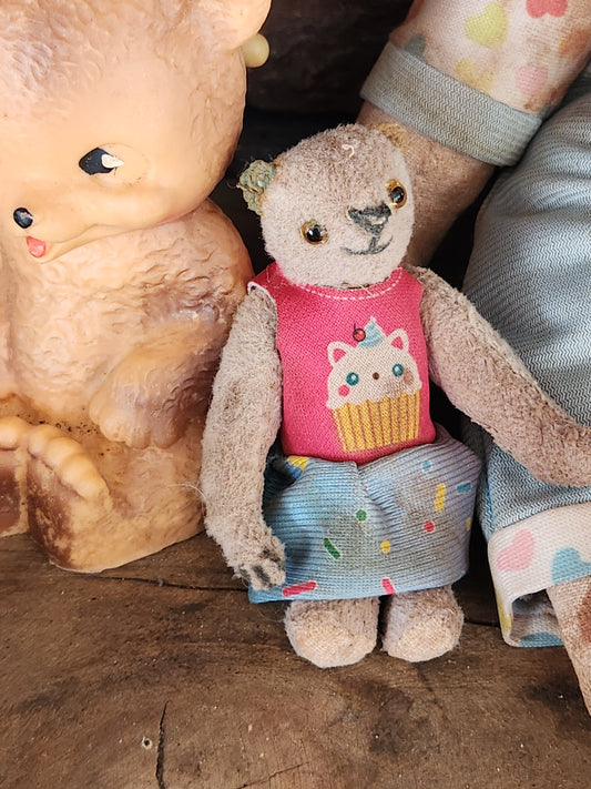 Raggy Cupcake Bear